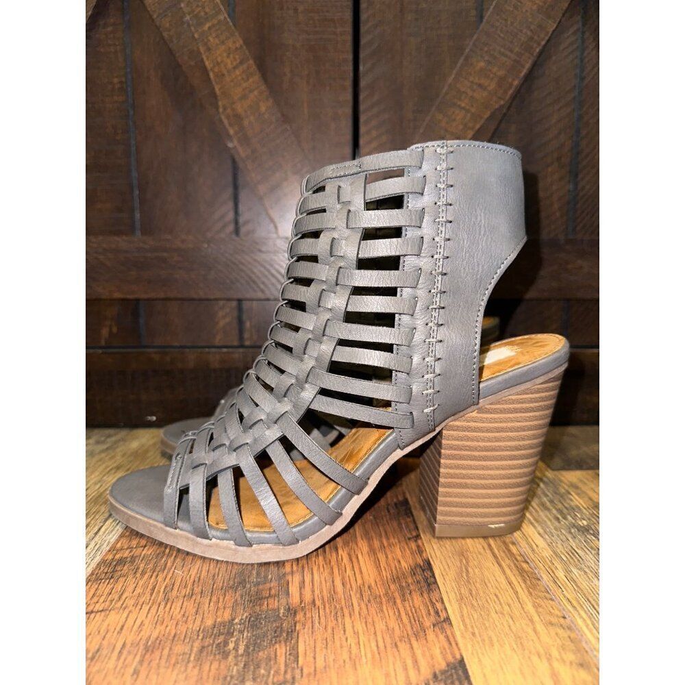 Sugar Vivid Peep Toe Side Cut outs Heeled Sandal‎ Size 8 - Picture 2 of 10